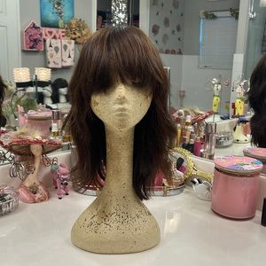 💯 Pre-owned human hair wig/sheitel!  Adorable layers!